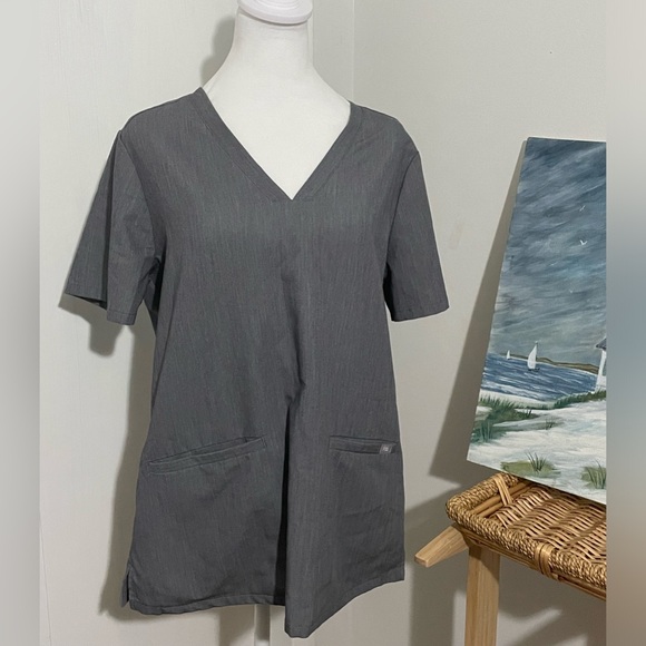 FIGS Medical Scrubs Women's Casma Three-Pocket Scrub Top Sz M Gray - Picture 3 of 16